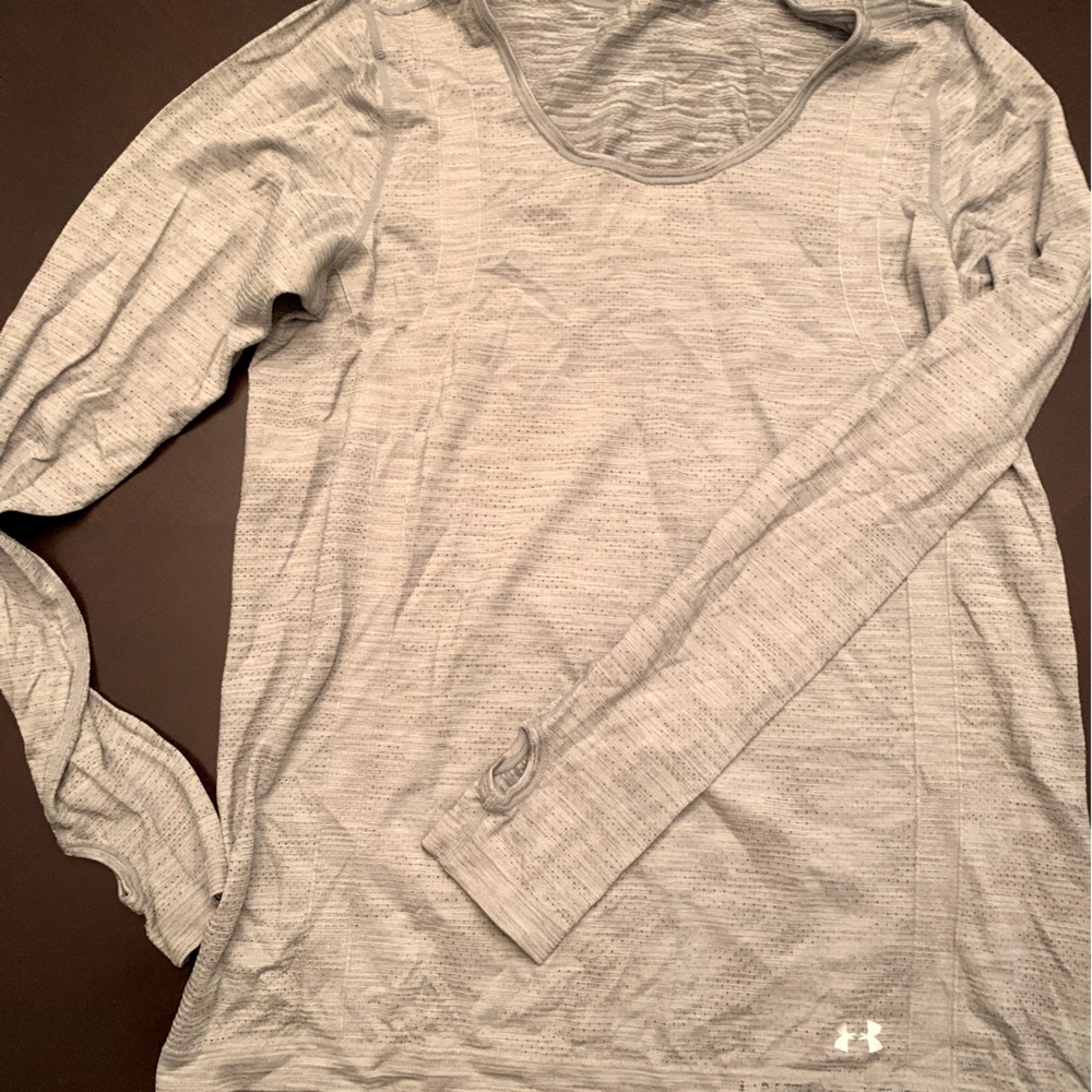 Under Armor women’s activewear dry lock material size M gray